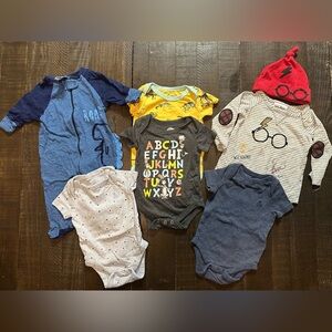 7 pc Mixed Lot Baby Boy Clothes, Size 0-3 months.
